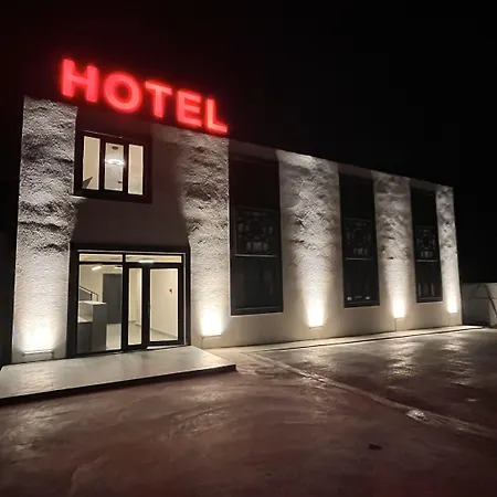 Road Hotel
